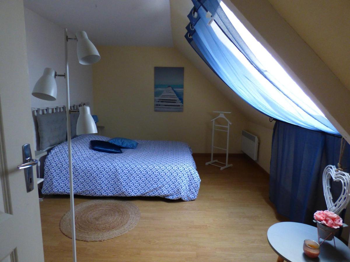 Bed and Breakfast Les Petites Brosses Montbizot Экстерьер фото