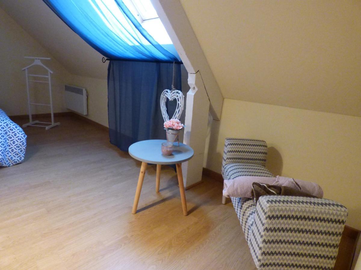 Bed and Breakfast Les Petites Brosses Montbizot Экстерьер фото
