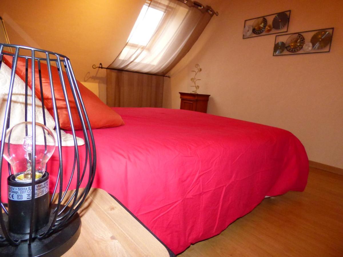 Bed and Breakfast Les Petites Brosses Montbizot Экстерьер фото