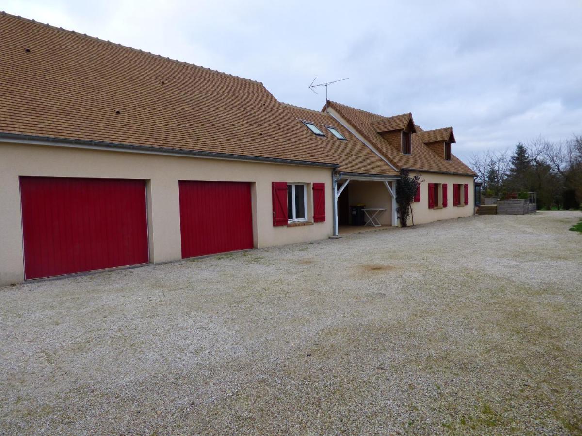 Bed and Breakfast Les Petites Brosses Montbizot Экстерьер фото
